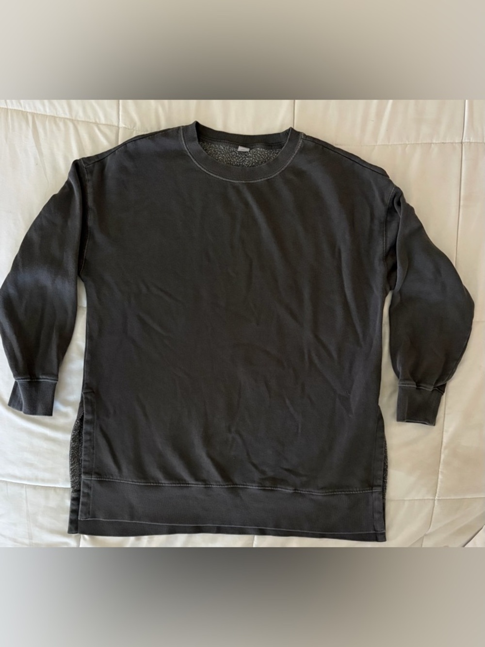 Basic Crewneck Sweatshirt in Charcoal